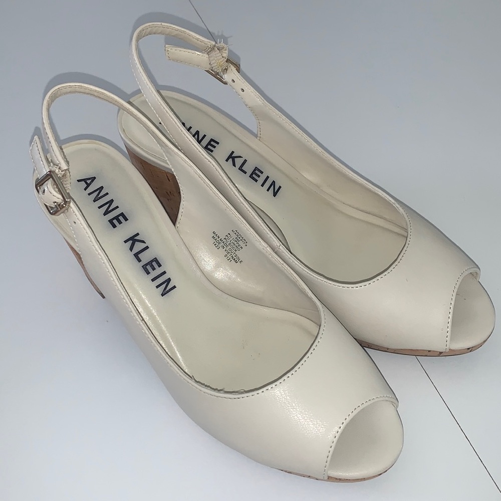 Anne Klein Cream and Brown block cork‎ heels size 9M